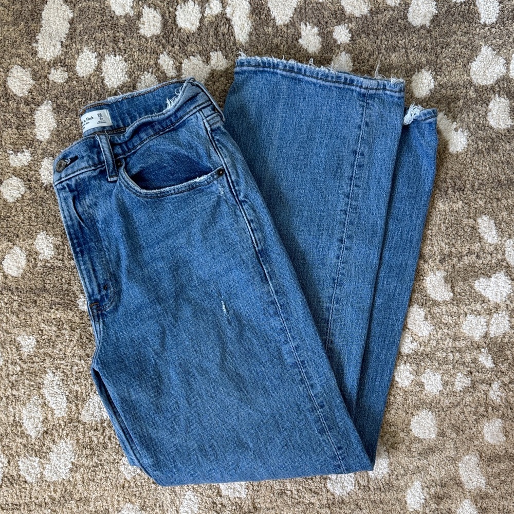 Abercrombie & Fitch The ‘90s Relaxed Jean High Rise